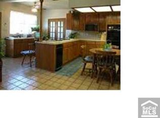 19561 Ingomar St, Reseda, CA 91335