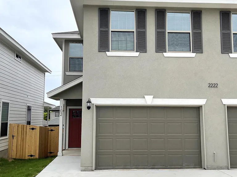 2222 Sandlewood Cv #102 — Photo 2