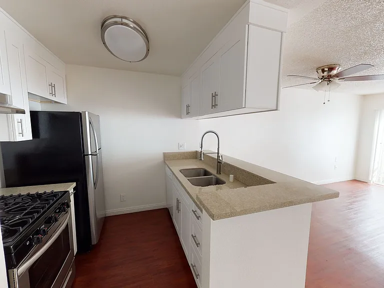 Regency Detroit Apartments — Photo 8