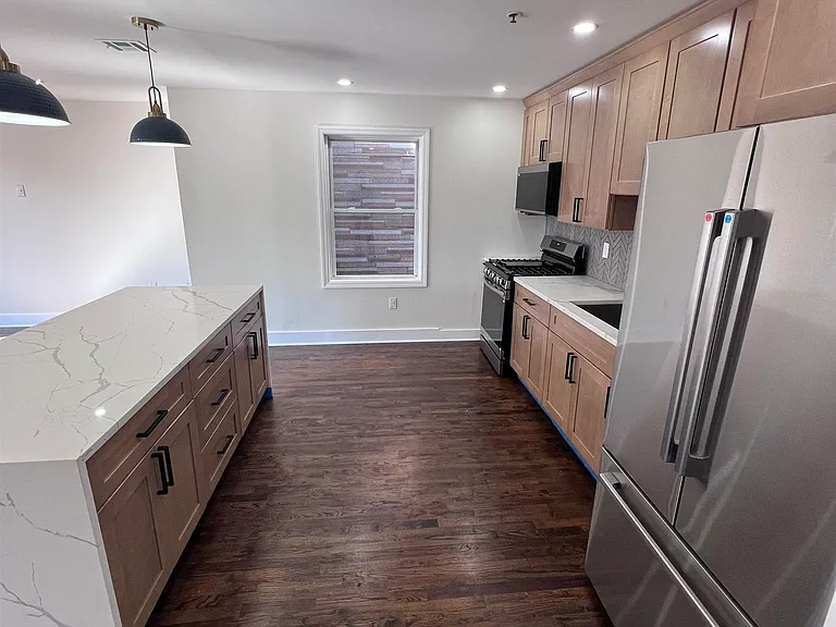427-429 Martin Luther King Jr Dr #3 — Photo 4