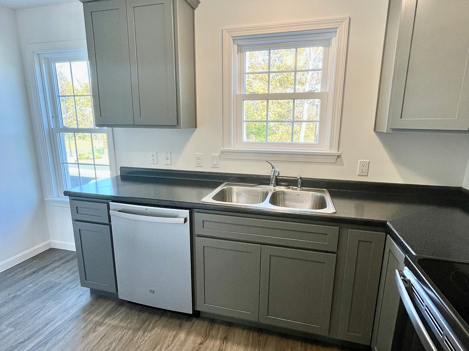 2 bed, 1.5 bath, 1000 sqft, $2,550 — Photo 3