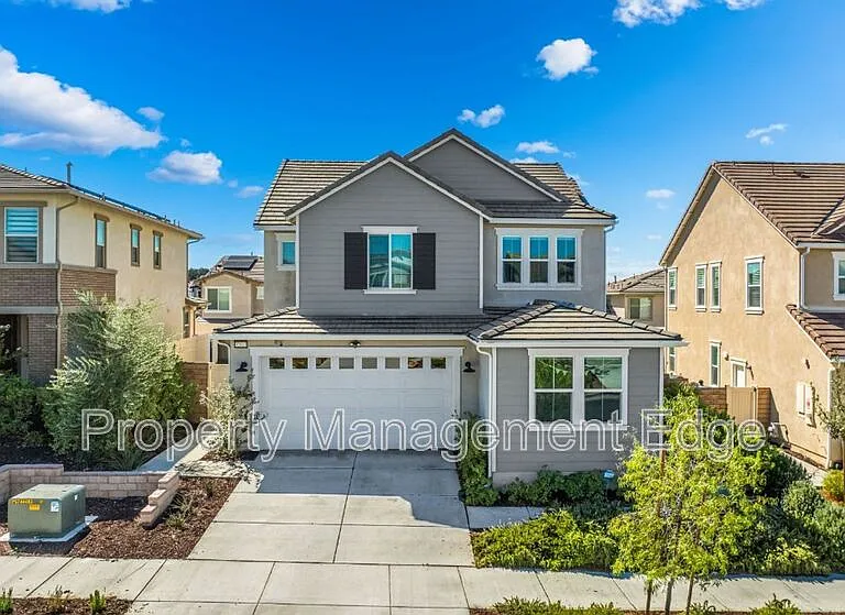 32017 Radiant Dr — Photo 1