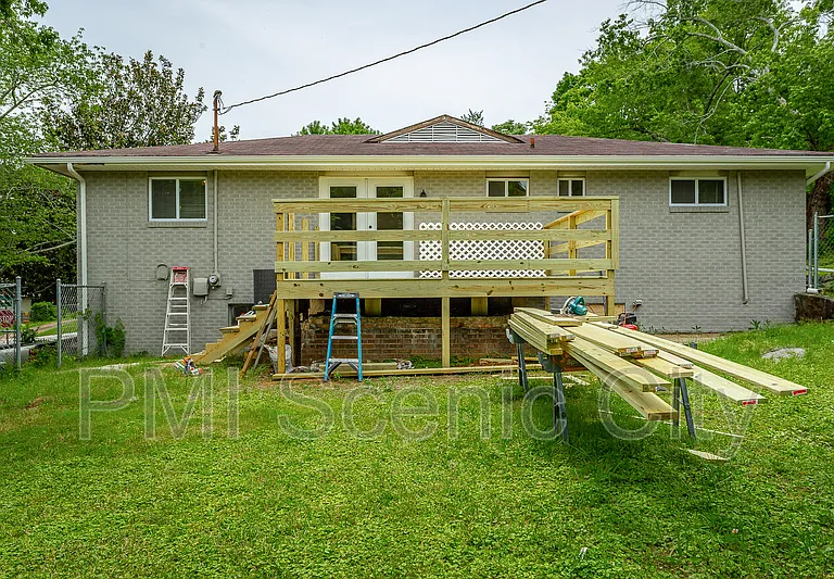 1375 Orbit Dr — Photo 42