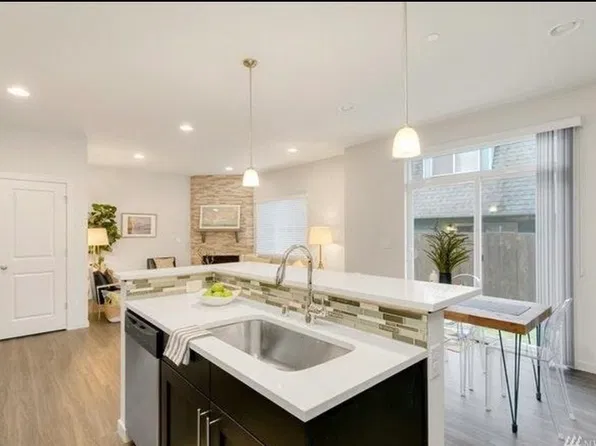 20732 76th Ave W #A, Edmonds, WA 98026