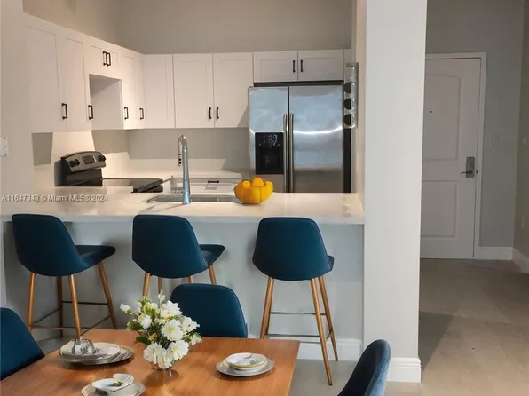 7350 SW 89th St APT 403S, Miami, FL 33156