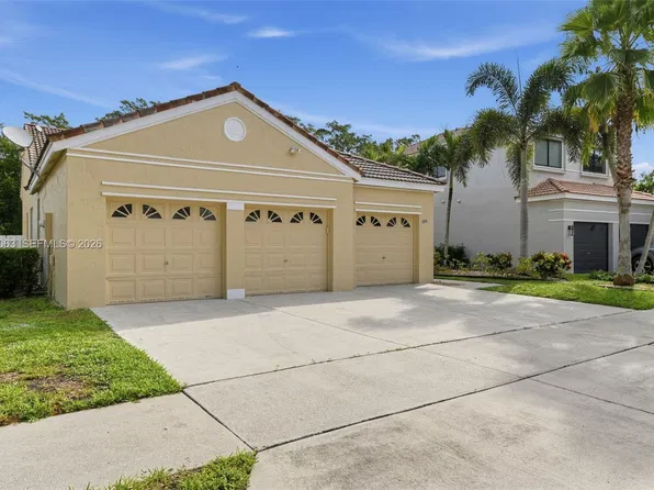 1319 Camellia Cir, Fort Lauderdale, FL 33326