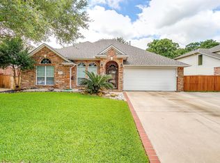828 Huebner Way, Burleson, TX 76028