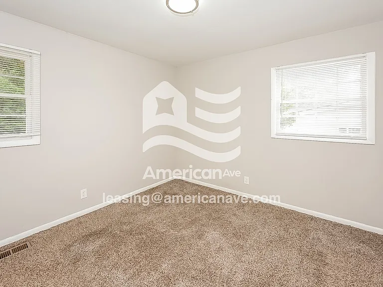 501844_009_main_bedroom_14221188.jpg