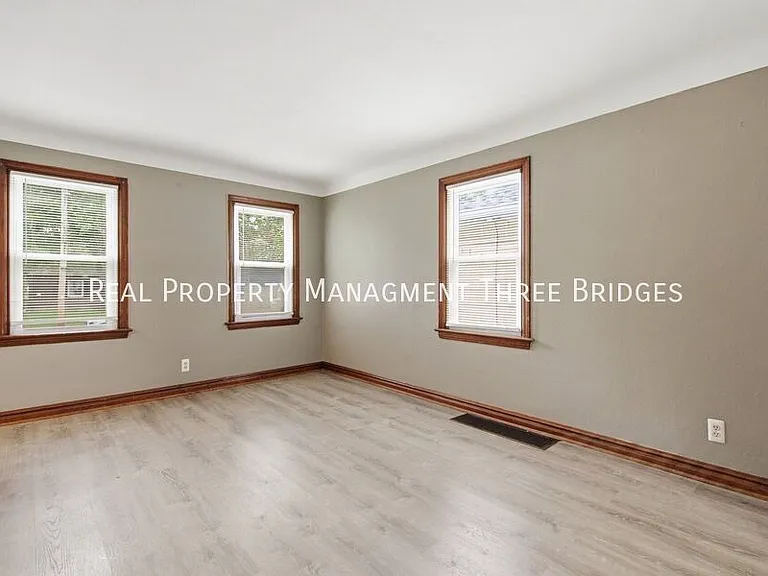249 S Hartnett Ave — Photo 21