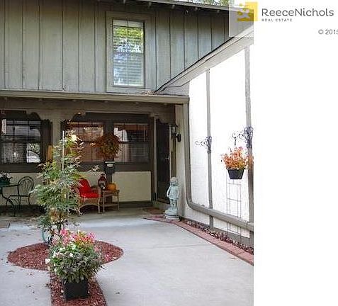 2nd image of 10210 Robinson St
