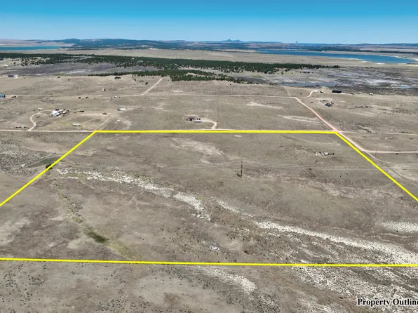 25 Long Horn Rd, Moorcroft, WY 82721