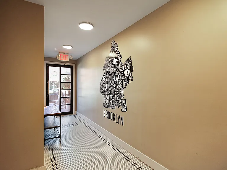 1068 Lafayette Ave #6 — Photo 10