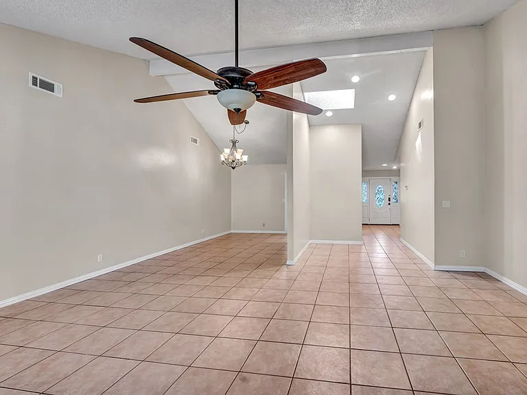 4202 Merrill Dr — Photo 12
