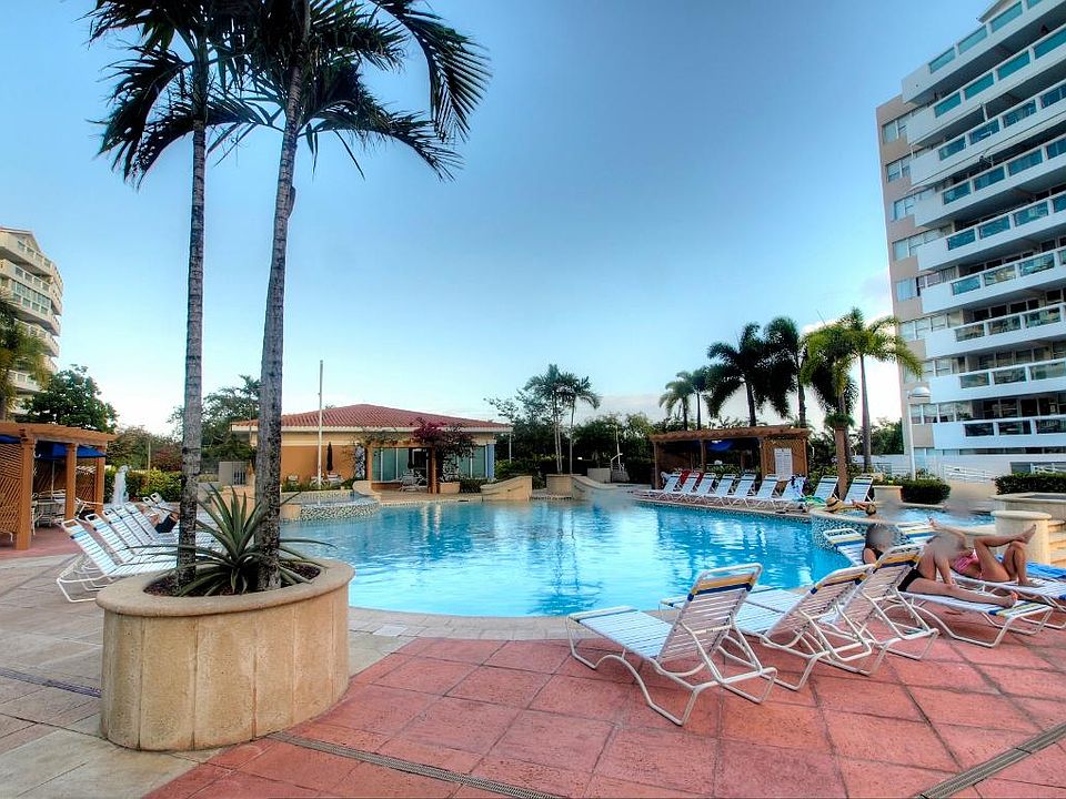 Come lounge at this Pool every day!