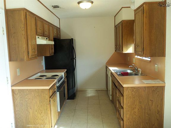 3rd image of 4715 Raylett Dr