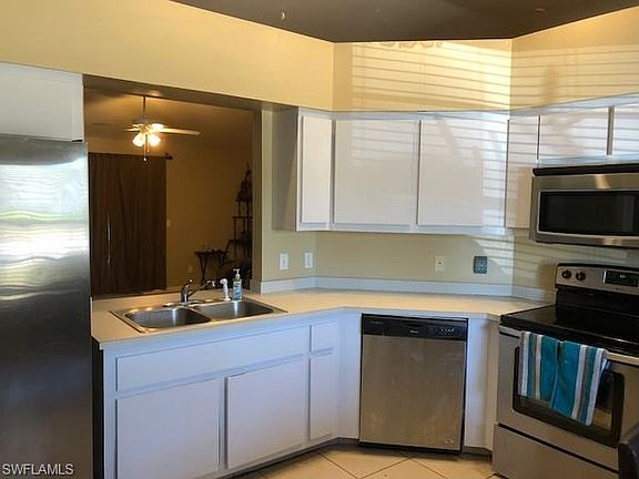 3rd image of 7571 Captiva Blvd