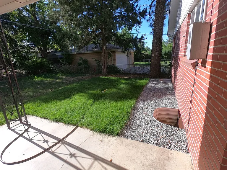 245 Garnet St — Photo 11