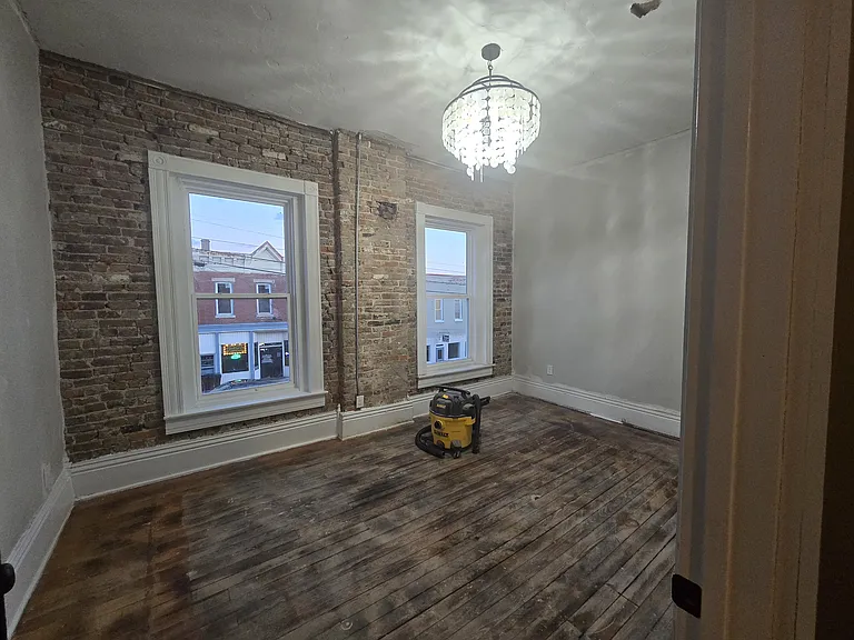 15 S Main St #4 — Photo 4