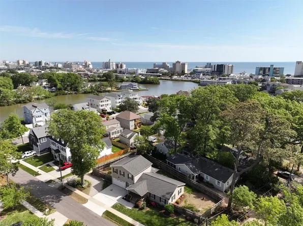 443 Pinewood Dr, Virginia Beach, VA 23451