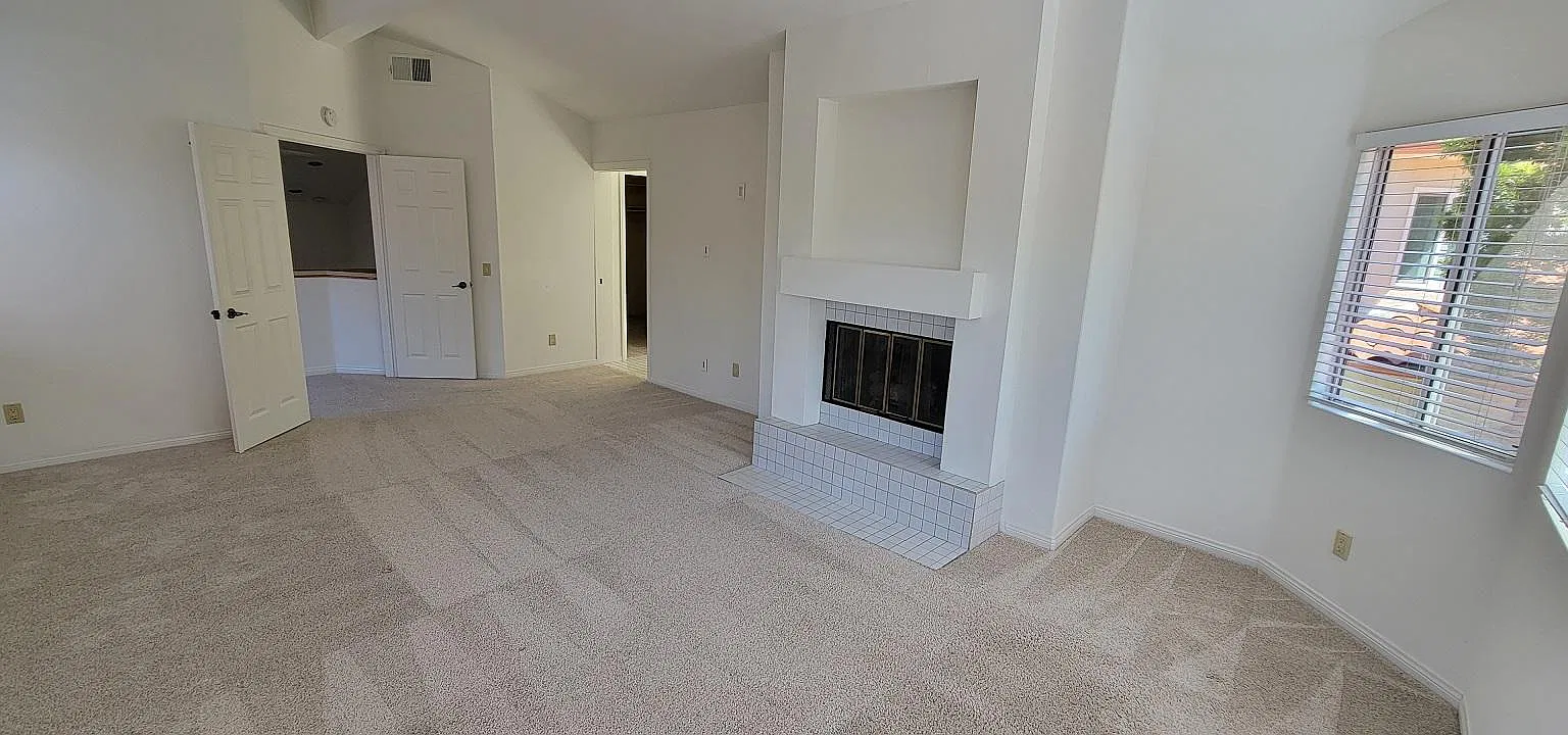 3 bed, 2.5 bath, 2558 sqft, $6,495 — Photo 2