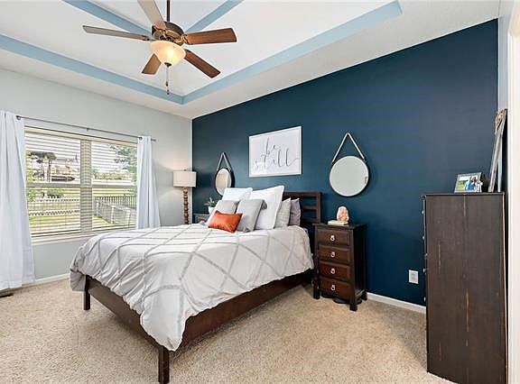 5th image of 1601 Honeysuckle Dr