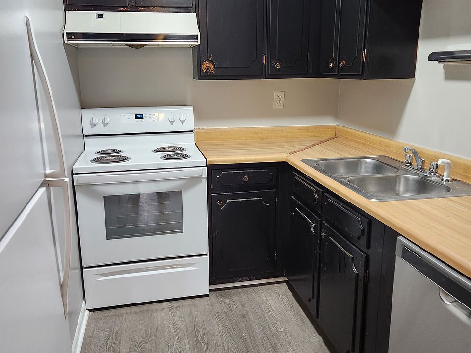 1st image of 1809 Mears Ave #2