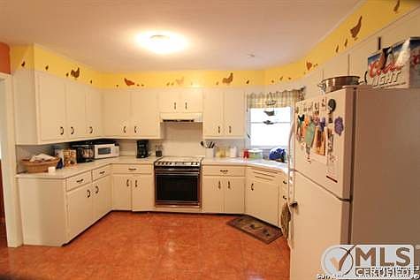 2nd image of 585 Parkview Blvd