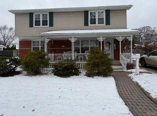 1145 Elliott Ave, Madison Heights, MI 48071