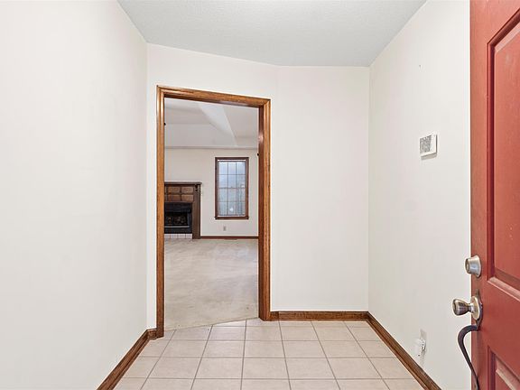 4th image of 248 Millstone Cir