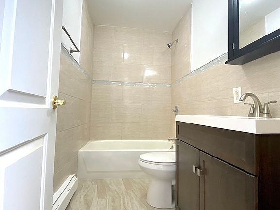 5th image of 1121 Putnam Ave #3