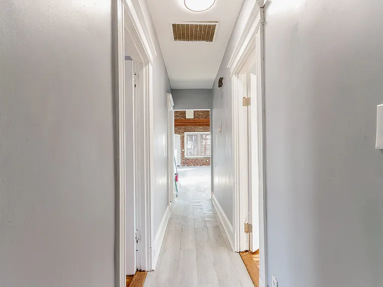 396 Sigourney St #3 — Photo 4