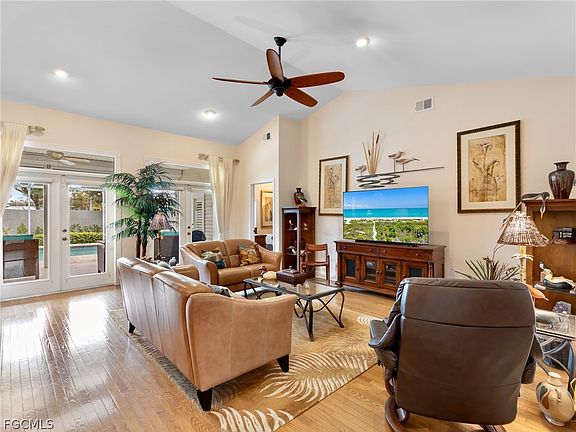 5th image of 15567 Caloosa Creek Cir