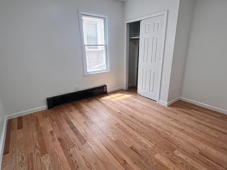 610 E 3rd St #2 — Photo 7