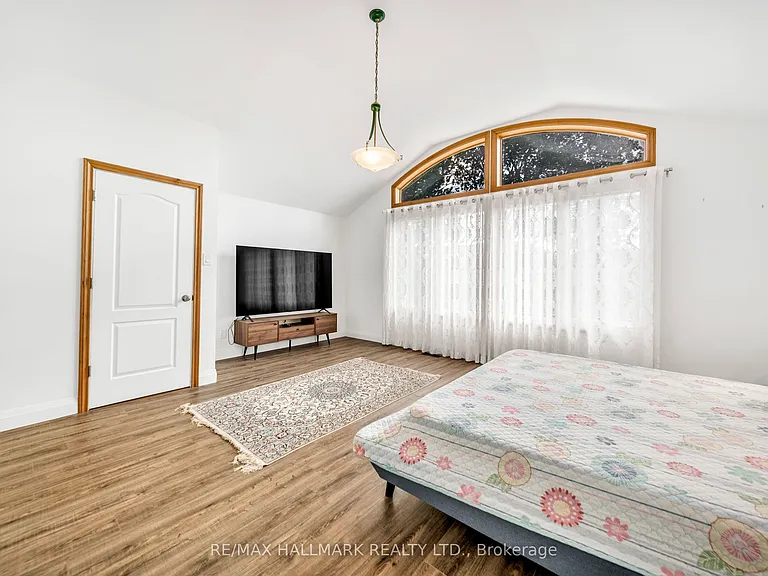 39 Sunnywood Cres — Photo 21