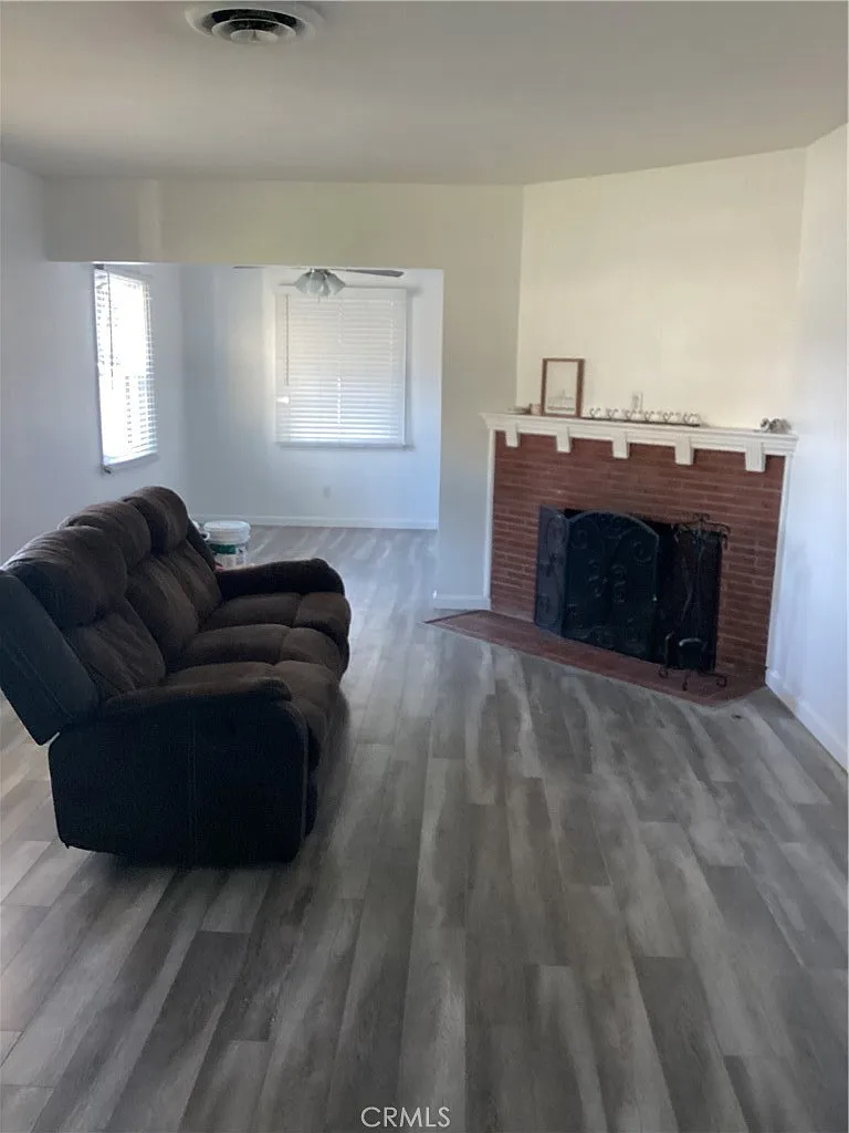 3 bed, 1200 sqft, $3,000 — Photo 3