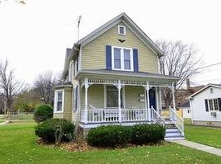 202 N 3rd St #1, Geneva, IL 60134
