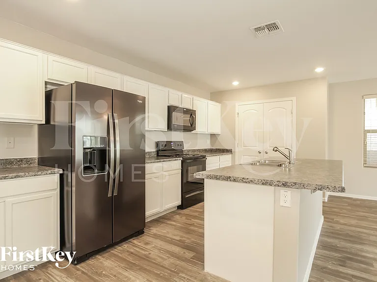 16570 W Sierra St — Photo 5
