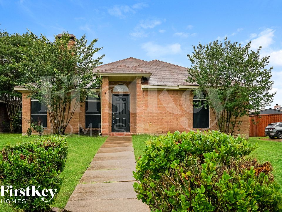 1st image of 2608 Park Valley Dr