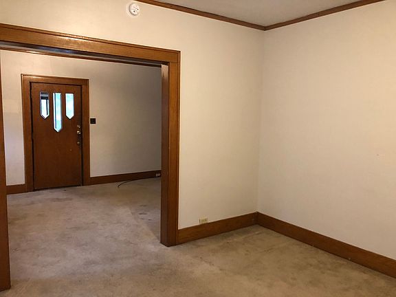 2nd image of 121 Howard Ave #10