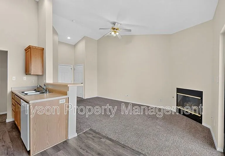 4209 Ridgeway Ct SE #D — Photo 6