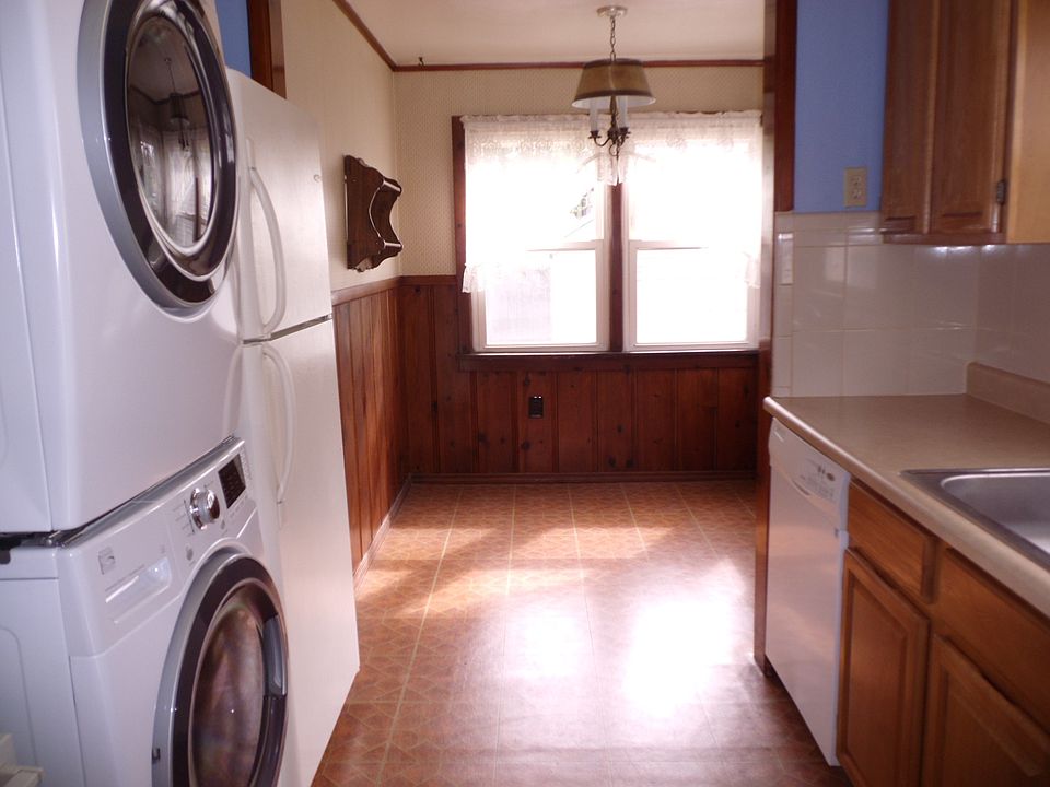 kitchen w laundry