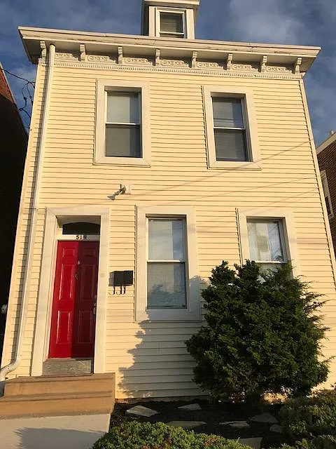 1 bed, 825 sqft, $1,250 — Photo 1