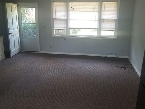3rd image of 121 Pisgah Dr #123