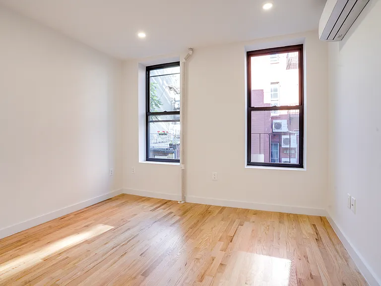 248 Elizabeth St #6 — Photo 4