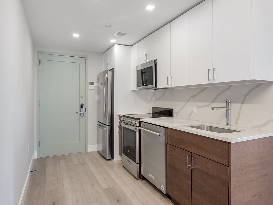 1st image of 605 Hart St Unit Penthouse 7
