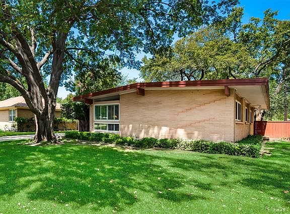 3rd image of 606 Sherwood Dr