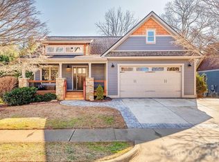 24 River Stone Trl, Asheville, NC 28805