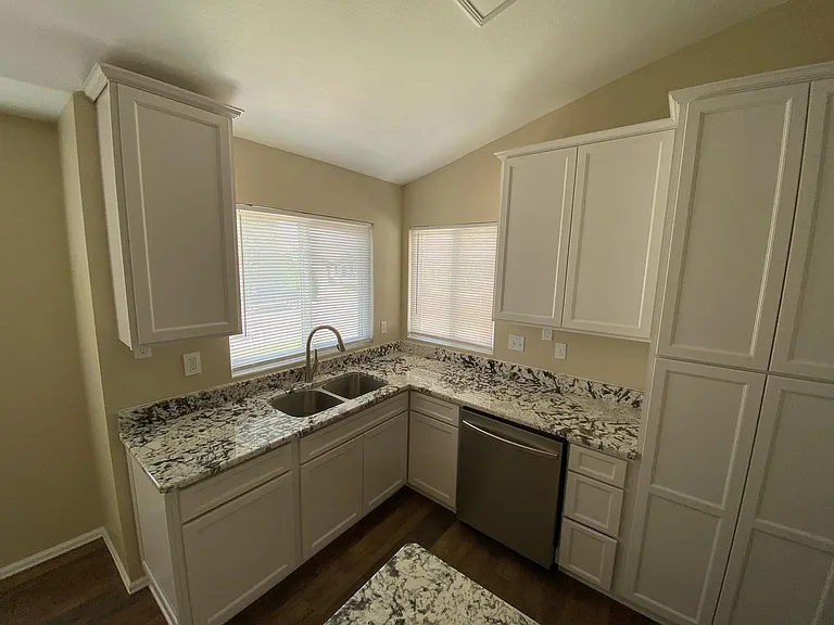 4125 Daylilly Dr — Photo 3