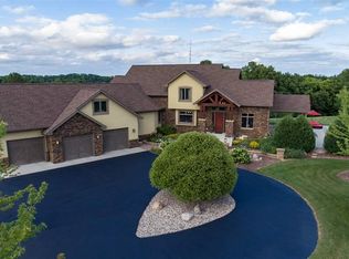 31 Trail Dr, Mankato, MN 56001