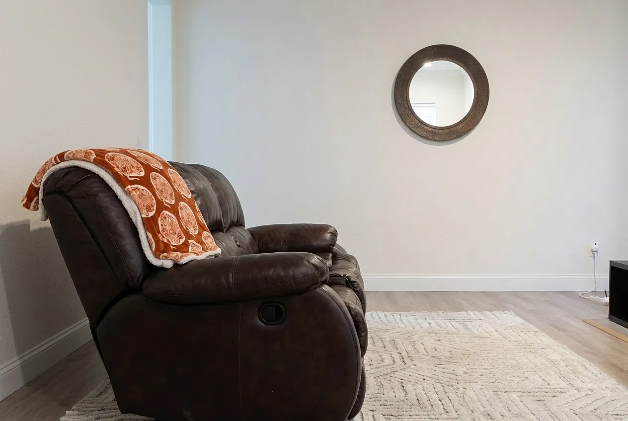 2 bed, 1.5 bath, 1200 sqft, $2,100 — Photo 3